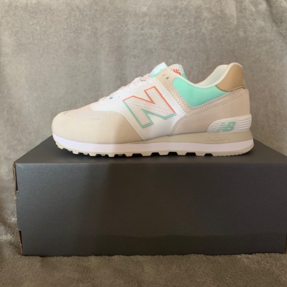 New Balance 574 Moonbeam with Neo Mint